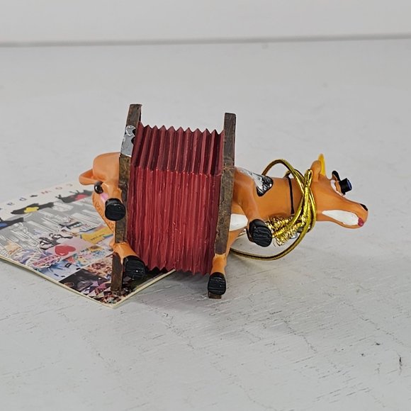 Cow Parade Mini Moo Cow Cam Figurine With Tage #23126 - Picture 8 of 8